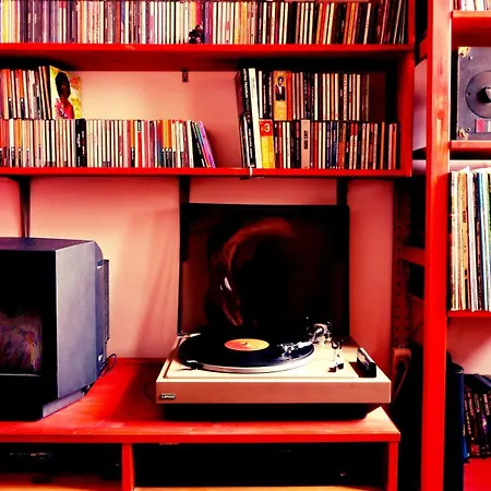 Apartment Cozy Flat For Music Lovers, 10 Min Walk From Tube Milan