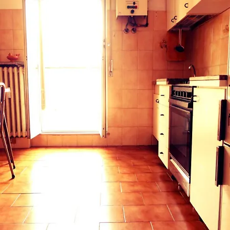 Cozy Flat For Music Lovers, 10 Min Walk From Tube Apartment *